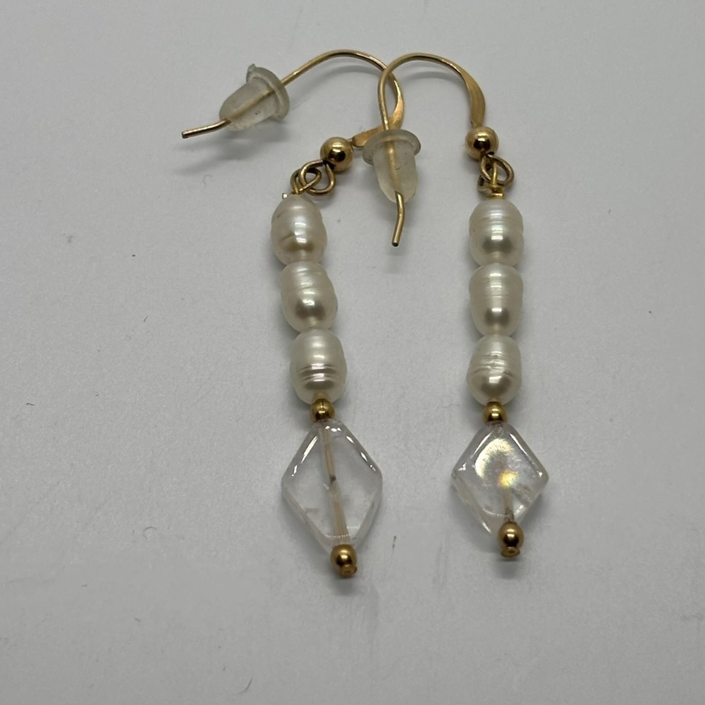 Earrings Freshwater Pearl White Crystal Stone Accent Pierced